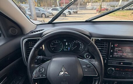 Mitsubishi Outlander III рестайлинг 3, 2020 год, 2 350 000 рублей, 9 фотография