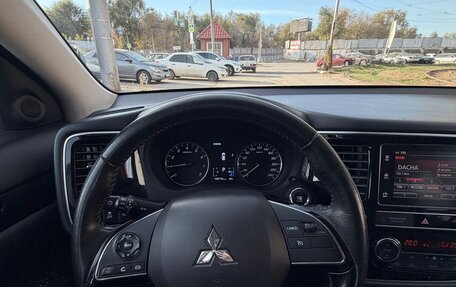 Mitsubishi Outlander III рестайлинг 3, 2020 год, 2 350 000 рублей, 7 фотография