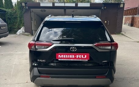 Toyota RAV4, 2020 год, 4 050 000 рублей, 2 фотография