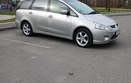 Mitsubishi Grandis, 2003 год, 700 000 рублей, 2 фотография