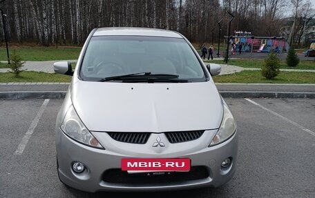 Mitsubishi Grandis, 2003 год, 700 000 рублей, 3 фотография