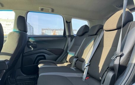Mitsubishi Outlander III рестайлинг 3, 2011 год, 999 000 рублей, 10 фотография