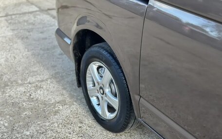 Volkswagen Caravelle T5, 2012 год, 1 490 000 рублей, 11 фотография
