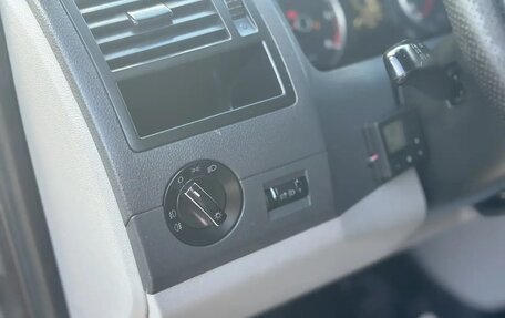 Volkswagen Caravelle T5, 2012 год, 1 490 000 рублей, 15 фотография