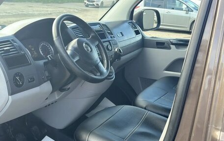 Volkswagen Caravelle T5, 2012 год, 1 490 000 рублей, 14 фотография