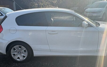 BMW 1 серия, 2011 год, 670 000 рублей, 2 фотография