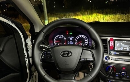 Hyundai Solaris II рестайлинг, 2017 год, 1 200 000 рублей, 3 фотография