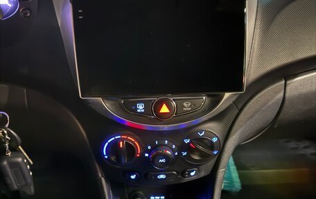 Hyundai Solaris II рестайлинг, 2012 год, 850 000 рублей, 20 фотография