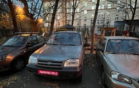 Chevrolet Niva I рестайлинг, 2005 год, 220 000 рублей, 1 фотография