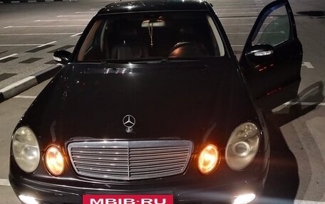 Mercedes-Benz E-Класс, 2003 год, 650 000 рублей, 2 фотография