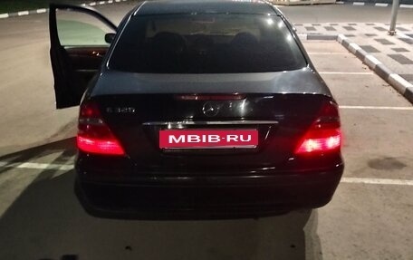 Mercedes-Benz E-Класс, 2003 год, 650 000 рублей, 6 фотография