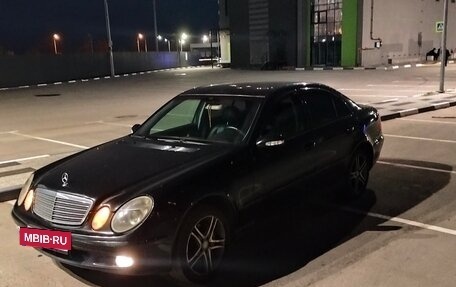 Mercedes-Benz E-Класс, 2003 год, 650 000 рублей, 8 фотография