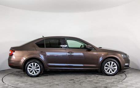 Skoda Octavia, 2018 год, 1 799 000 рублей, 3 фотография