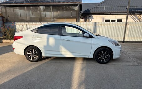 Hyundai Solaris II рестайлинг, 2013 год, 740 000 рублей, 2 фотография