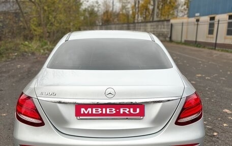 Mercedes-Benz E-Класс, 2019 год, 3 600 000 рублей, 4 фотография