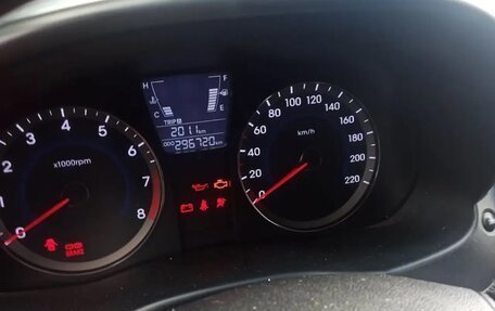 Hyundai Solaris II рестайлинг, 2011 год, 550 000 рублей, 4 фотография