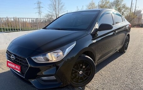 Hyundai Solaris II рестайлинг, 2017 год, 1 450 000 рублей, 1 фотография