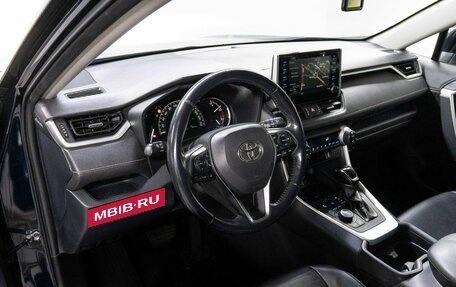 Toyota RAV4, 2019 год, 3 809 000 рублей, 10 фотография