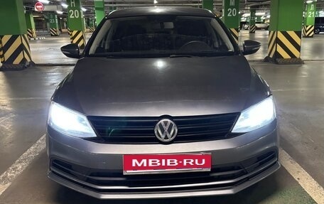 Volkswagen Jetta VII, 2015 год, 930 000 рублей, 1 фотография