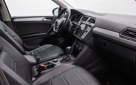Volkswagen Tiguan II, 2019 год, 2 295 000 рублей, 9 фотография