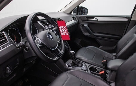 Volkswagen Tiguan II, 2019 год, 2 295 000 рублей, 10 фотография