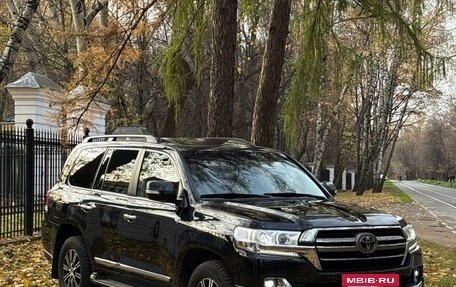 Toyota Land Cruiser 200, 2018 год, 6 999 999 рублей, 3 фотография