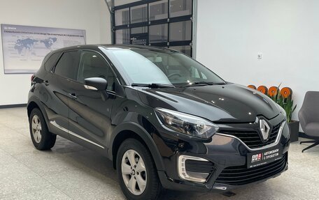 Renault Kaptur I рестайлинг, 2018 год, 1 000 000 рублей, 3 фотография
