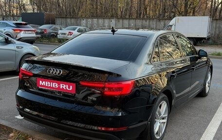 Audi A4, 2017 год, 2 400 000 рублей, 4 фотография