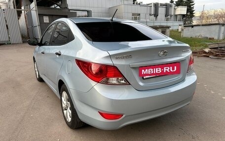 Hyundai Solaris II рестайлинг, 2012 год, 970 000 рублей, 2 фотография