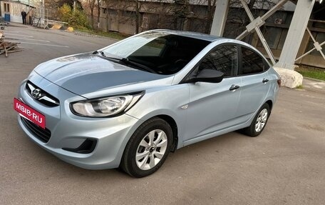 Hyundai Solaris II рестайлинг, 2012 год, 970 000 рублей, 3 фотография