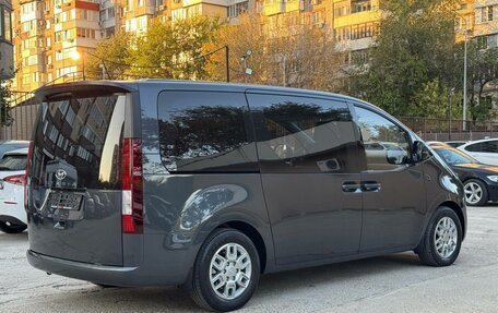Hyundai Staria, 2022 год, 3 980 000 рублей, 5 фотография