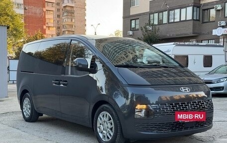 Hyundai Staria, 2022 год, 3 980 000 рублей, 3 фотография