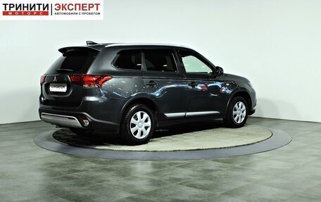 Mitsubishi Outlander III рестайлинг 3, 2020 год, 1 797 000 рублей, 5 фотография
