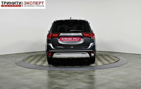Mitsubishi Outlander III рестайлинг 3, 2020 год, 1 797 000 рублей, 6 фотография