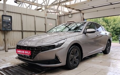 Hyundai Elantra, 2021 год, 1 950 000 рублей, 3 фотография