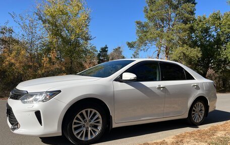 Toyota Camry, 2015 год, 2 650 000 рублей, 2 фотография