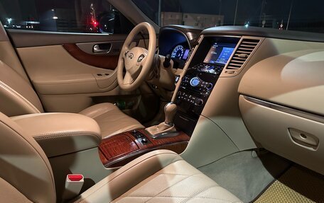 Infiniti QX70, 2014 год, 1 900 000 рублей, 7 фотография