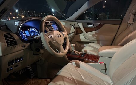 Infiniti QX70, 2014 год, 1 900 000 рублей, 6 фотография
