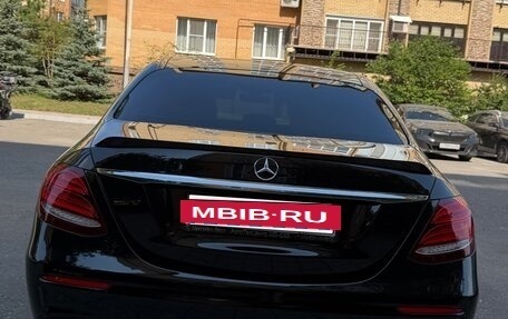 Mercedes-Benz E-Класс, 2019 год, 3 850 000 рублей, 4 фотография