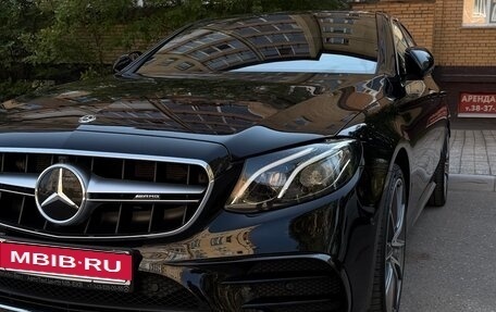 Mercedes-Benz E-Класс, 2019 год, 3 850 000 рублей, 2 фотография