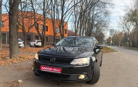 Volkswagen Jetta VII, 2012 год, 900 000 рублей, 1 фотография