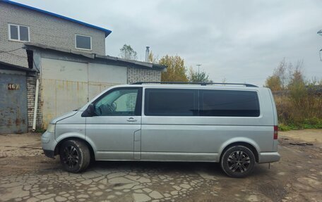 Volkswagen Transporter T5 рестайлинг, 2005 год, 1 000 000 рублей, 4 фотография