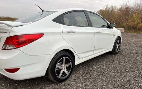 Hyundai Solaris II рестайлинг, 2013 год, 700 000 рублей, 3 фотография