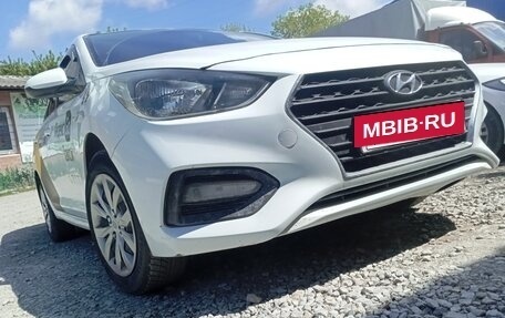 Hyundai Solaris II рестайлинг, 2019 год, 750 000 рублей, 4 фотография
