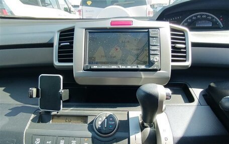Honda Freed I, 2010 год, 865 000 рублей, 2 фотография