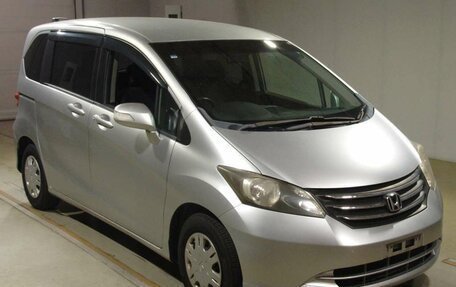 Honda Freed I, 2010 год, 865 000 рублей, 18 фотография