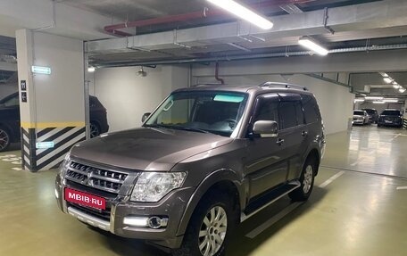 Mitsubishi Pajero IV рестайлинг 2, 2015 год, 2 425 000 рублей, 1 фотография