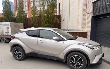 Toyota C-HR I рестайлинг, 2021 год, 2 950 000 рублей, 1 фотография