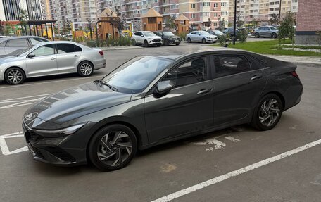Hyundai Elantra, 2023 год, 1 900 000 рублей, 2 фотография