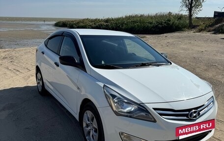 Hyundai Solaris II рестайлинг, 2014 год, 950 000 рублей, 2 фотография
